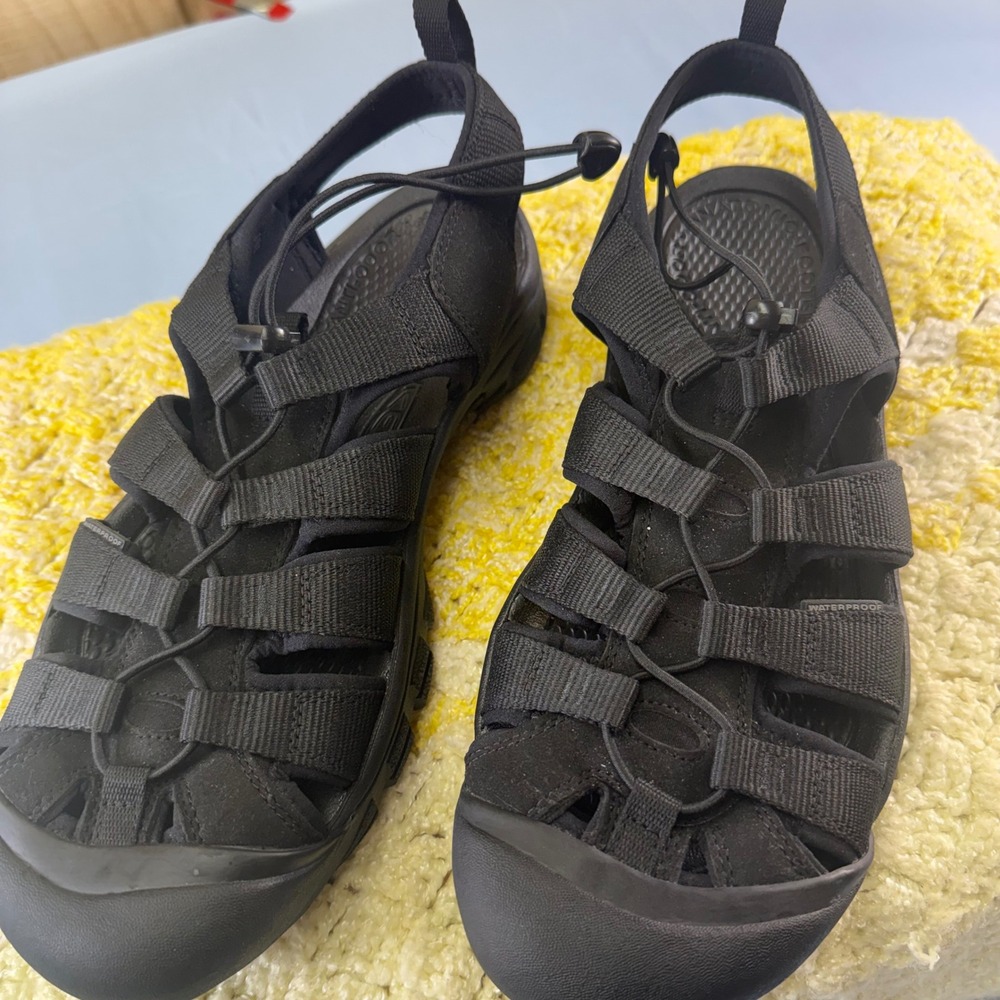 KEEN Newport H2 Mens Black Waterproof Sport Hiking Sandals 1022258 Size 14 new